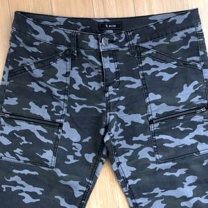 STS Blues Juniors Camo Low Rise Skinny Pant - Sz 13